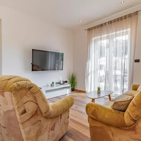 Valter Apartment *